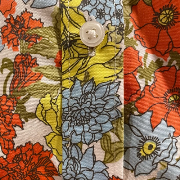 Lands End Sleeveless Button Down - Picture 4 of 5